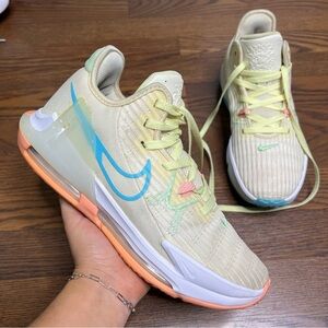 2022 Nike LeBron Witness 6 'Easter' sneakers size Men’s 9